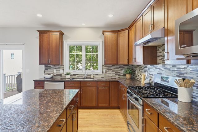 1 Martha Ln, Acton, MA 01720