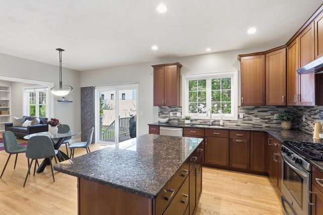 1 Martha Ln, Acton, MA 01720