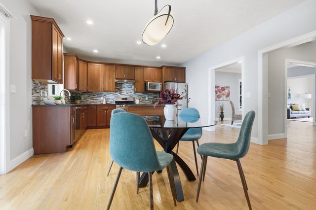 1 Martha Ln, Acton, MA 01720