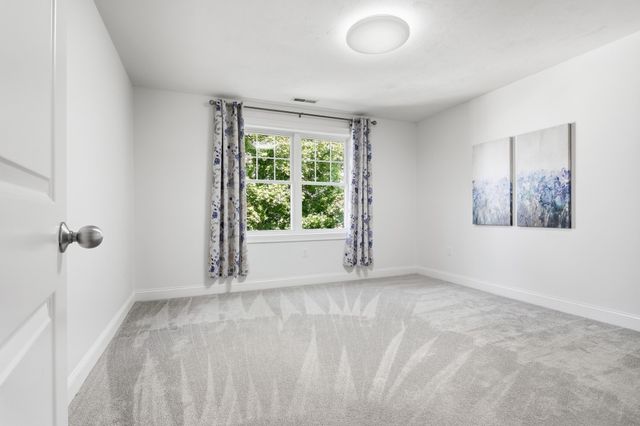 1 Martha Ln, Acton, MA 01720