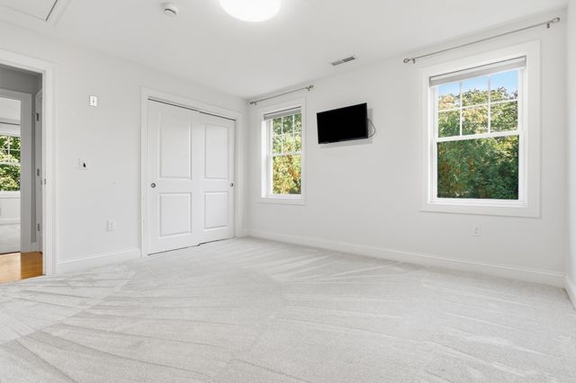 1 Martha Ln, Acton, MA 01720