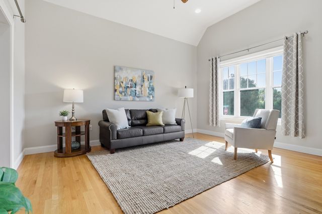 1 Martha Ln, Acton, MA 01720