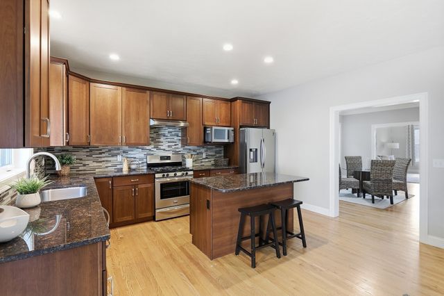 1 Martha Ln, Acton, MA 01720