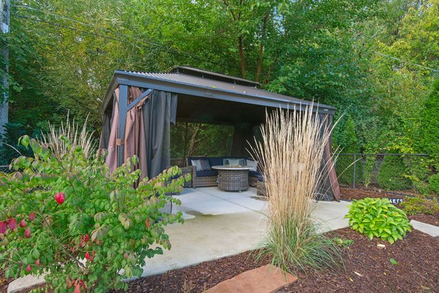 8103 W 98th Street, Palos Hills, IL 60465