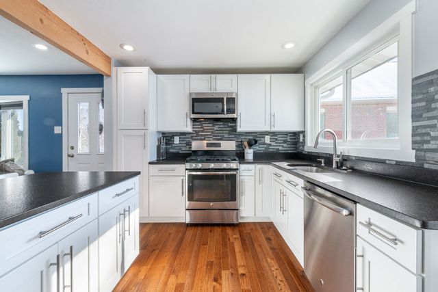 8103 W 98th Street, Palos Hills, IL 60465