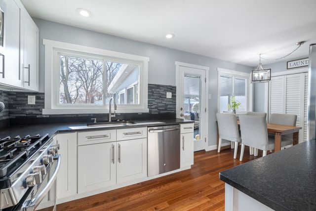 8103 W 98th Street, Palos Hills, IL 60465