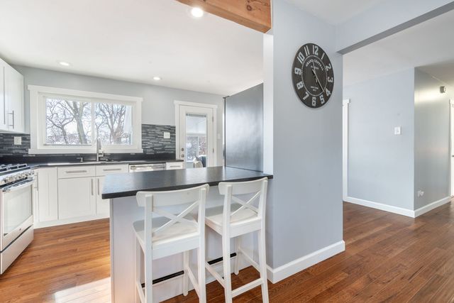 8103 W 98th Street, Palos Hills, IL 60465