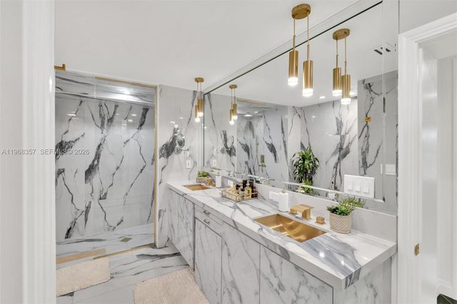 726 NE 17th Way, Fort Lauderdale, FL 33304