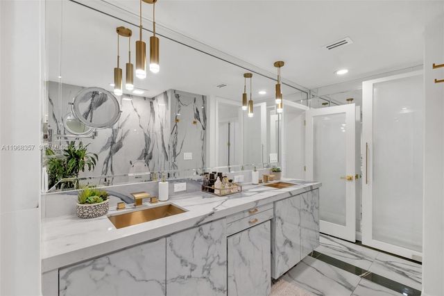 726 NE 17th Way, Fort Lauderdale, FL 33304