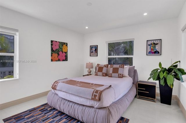 726 NE 17th Way, Fort Lauderdale, FL 33304