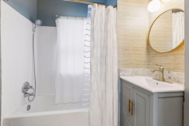 1679 Bayard Avenue, Saint Paul, MN 55116