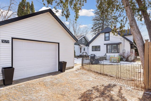 1679 Bayard Avenue, Saint Paul, MN 55116