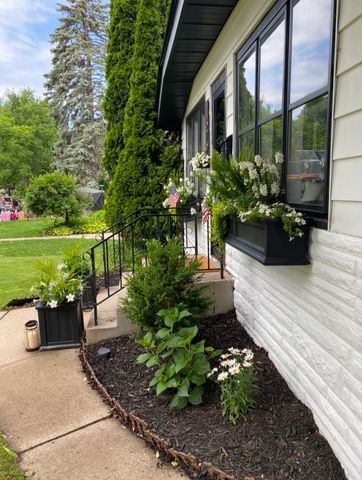 1679 Bayard Avenue, Saint Paul, MN 55116