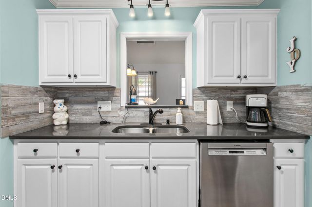103 Somerset Court, Mebane, NC 27302