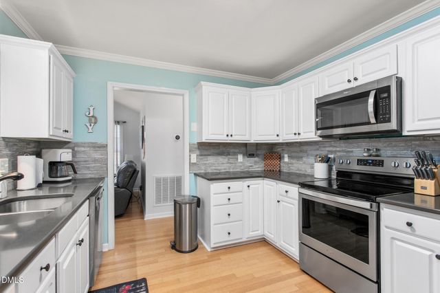 103 Somerset Court, Mebane, NC 27302