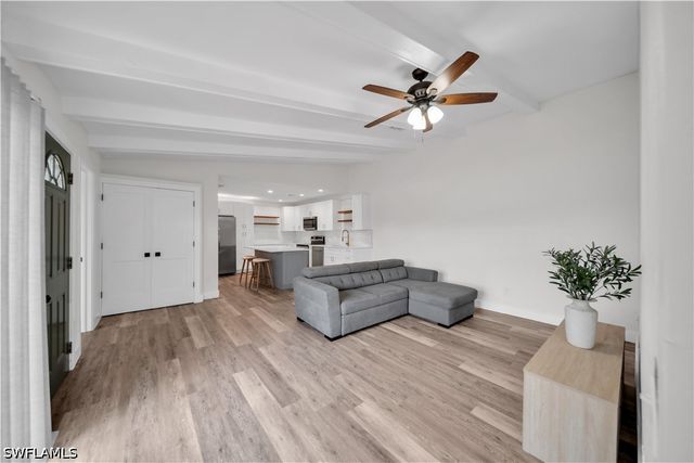 17305 Timber Oak LN, Fort Myers, FL 33908