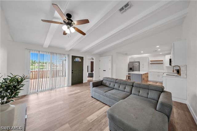 17305 Timber Oak LN, Fort Myers, FL 33908