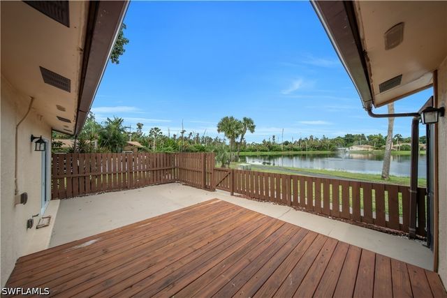 17305 Timber Oak LN, Fort Myers, FL 33908