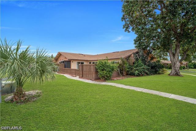 17305 Timber Oak LN, Fort Myers, FL 33908