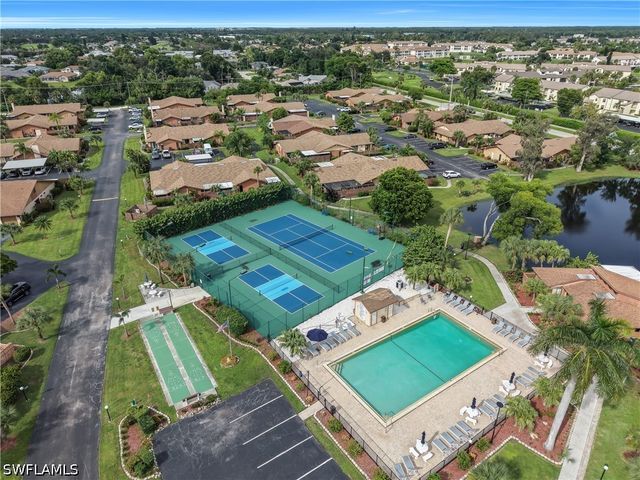17305 Timber Oak LN, Fort Myers, FL 33908