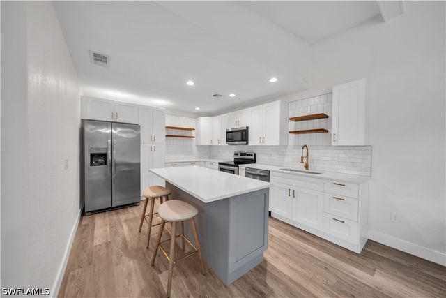 17305 Timber Oak LN, Fort Myers, FL 33908