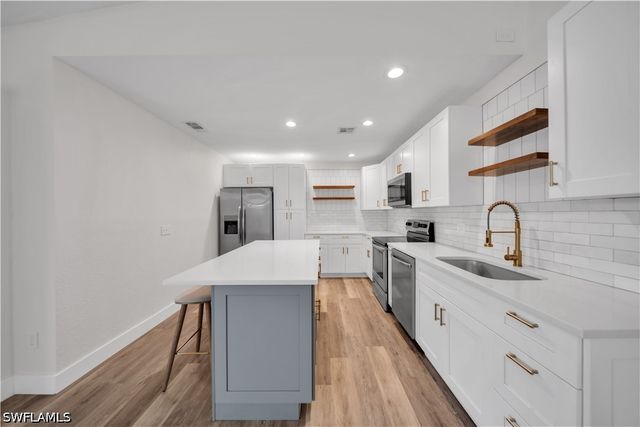 17305 Timber Oak LN, Fort Myers, FL 33908