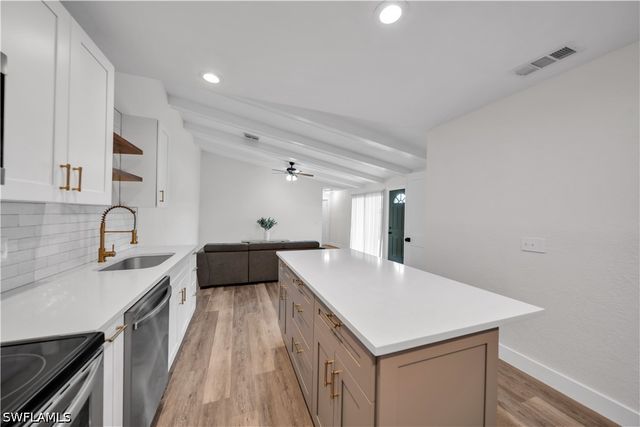 17305 Timber Oak LN, Fort Myers, FL 33908
