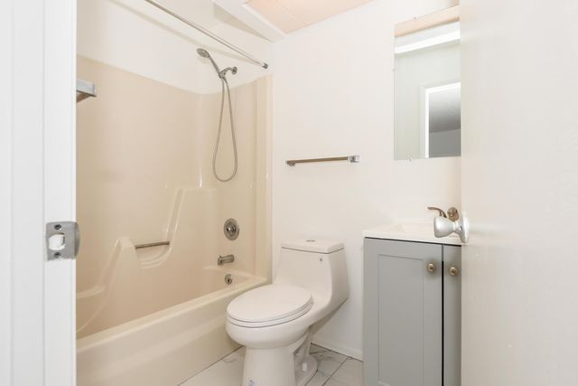 8 Lake Vista Trail 205, Port St Lucie, FL 34952