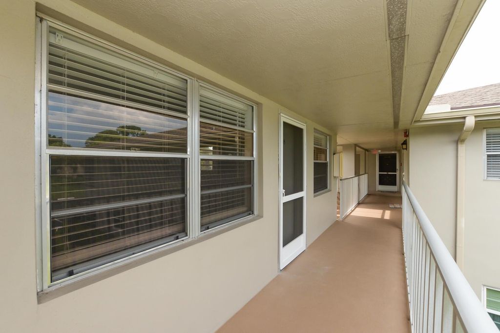 8 Lake Vista Trail 205, Port St Lucie, FL 34952