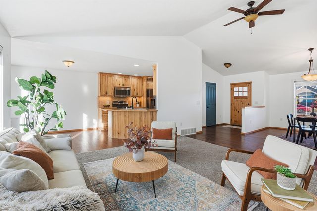 1031 N High Desert Dr, Deer Park, WA 99006