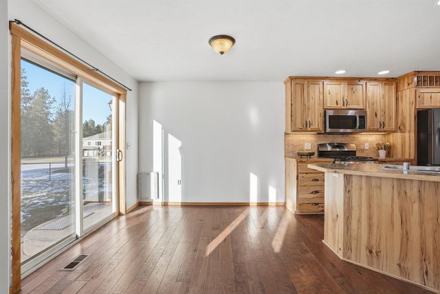 1031 N High Desert Dr, Deer Park, WA 99006