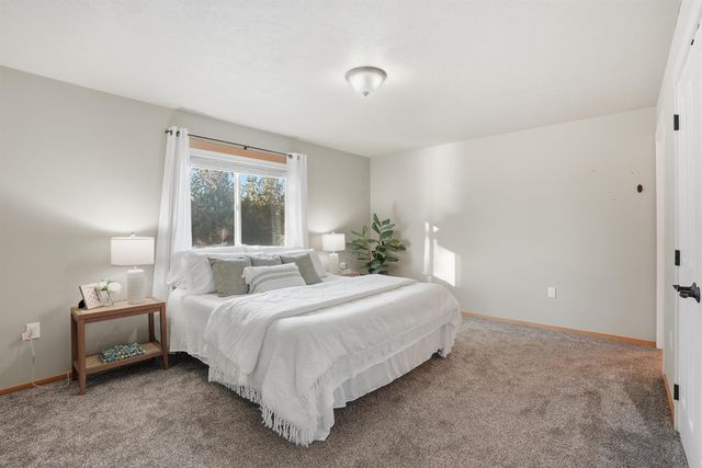 1031 N High Desert Dr, Deer Park, WA 99006