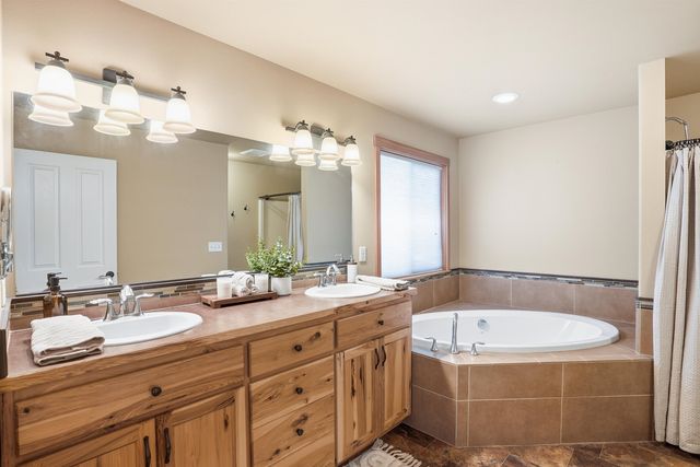 1031 N High Desert Dr, Deer Park, WA 99006