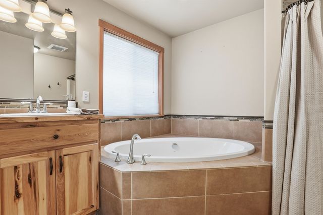 1031 N High Desert Dr, Deer Park, WA 99006