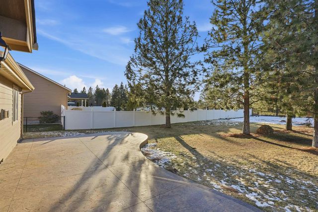 1031 N High Desert Dr, Deer Park, WA 99006