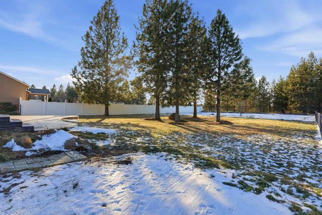 1031 N High Desert Dr, Deer Park, WA 99006