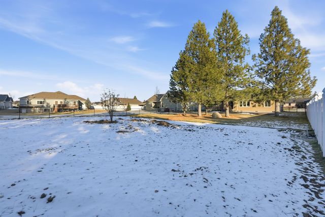 1031 N High Desert Dr, Deer Park, WA 99006