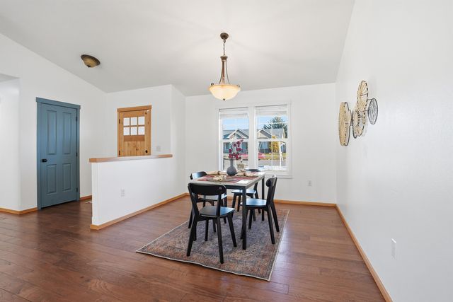 1031 N High Desert Dr, Deer Park, WA 99006