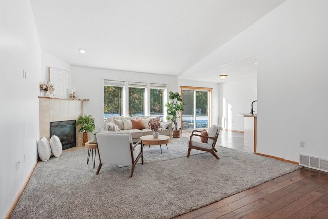 1031 N High Desert Dr, Deer Park, WA 99006