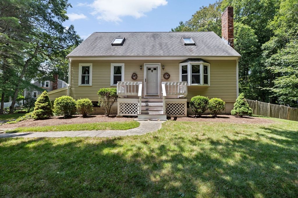 58 Pudding Brook Dr, Pembroke, MA 02359