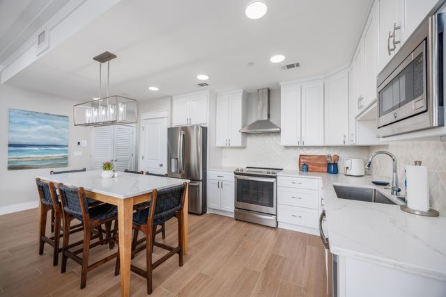 204 Henderson Resort Way 3101, Destin, FL 32541