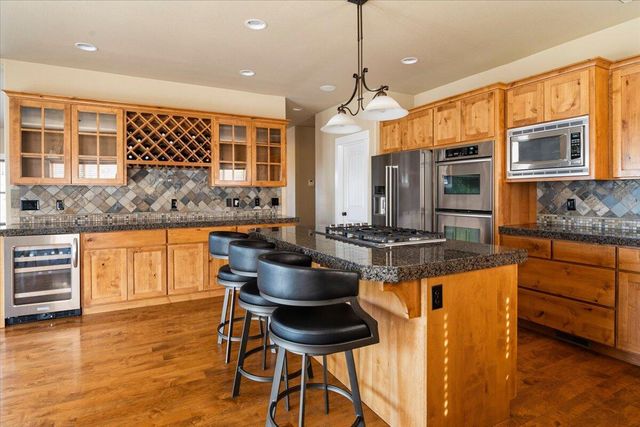 4122 SW Salmon Place, Redmond, OR 97756