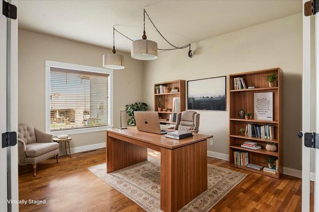 4122 SW Salmon Place, Redmond, OR 97756