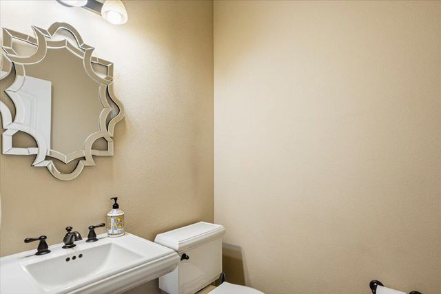 4122 SW Salmon Place, Redmond, OR 97756