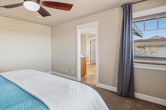 4122 SW Salmon Place, Redmond, OR 97756