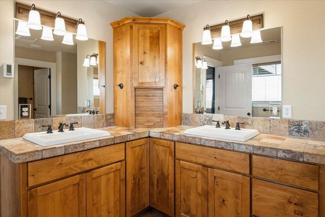 4122 SW Salmon Place, Redmond, OR 97756