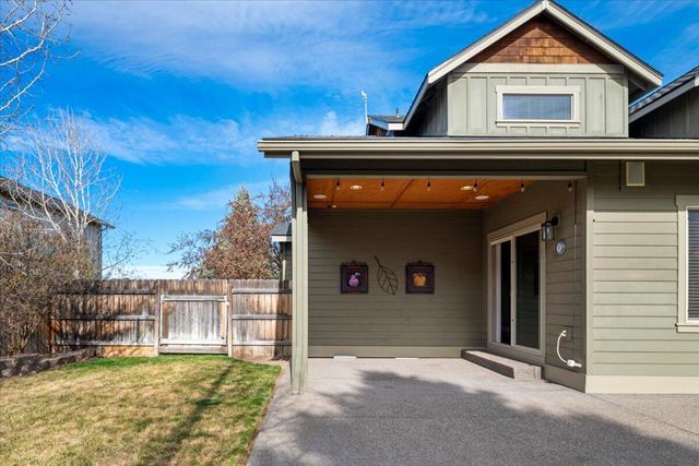 4122 SW Salmon Place, Redmond, OR 97756