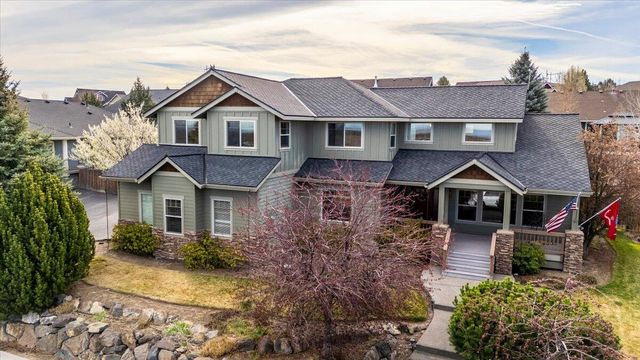 4122 SW Salmon Place, Redmond, OR 97756