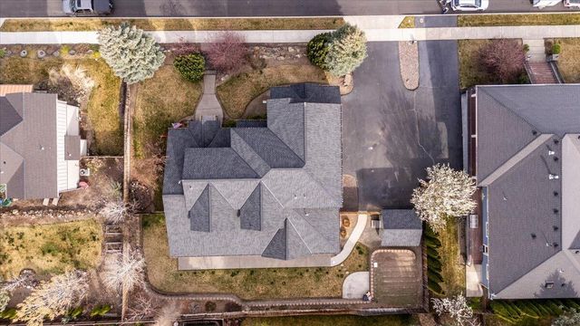 4122 SW Salmon Place, Redmond, OR 97756