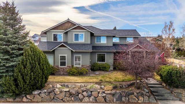 4122 SW Salmon Place, Redmond, OR 97756